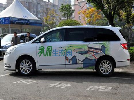 永福户外车贴喷绘如何保持效果?